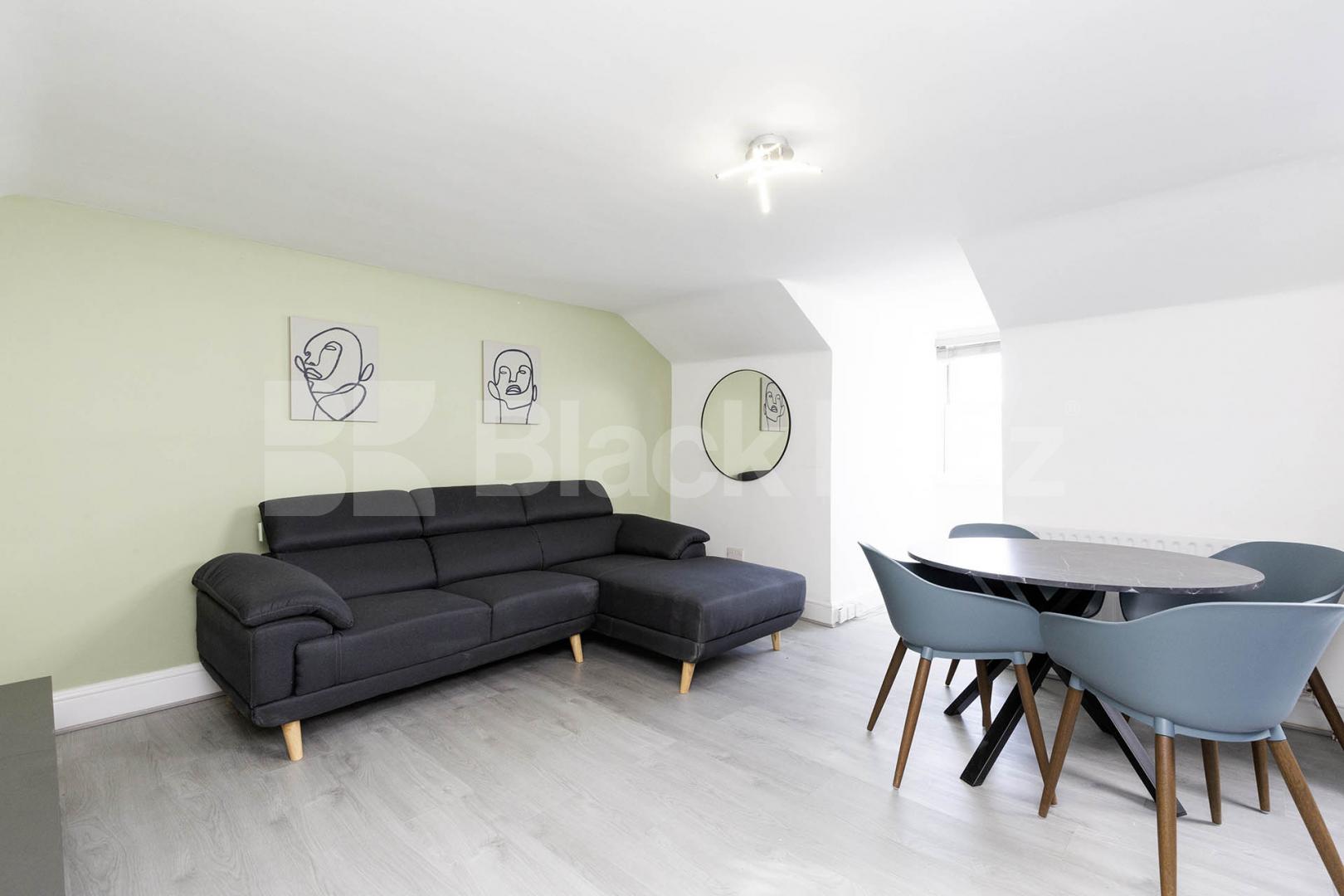 refurbished split level top floor 1 bedroom property in Clapton Thistlewaite Road, Clapton